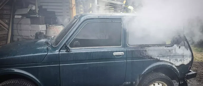 Міжгірські рятувальники ліквідували пожежу в легковому автомобілі