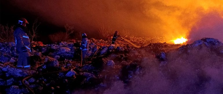 Масштабна пожежа у Чопі: вогонь охопив 1000 кв. метрів
