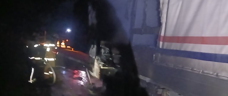 На Мукачівщині рятувальники ліквідували загорання у вантажівці