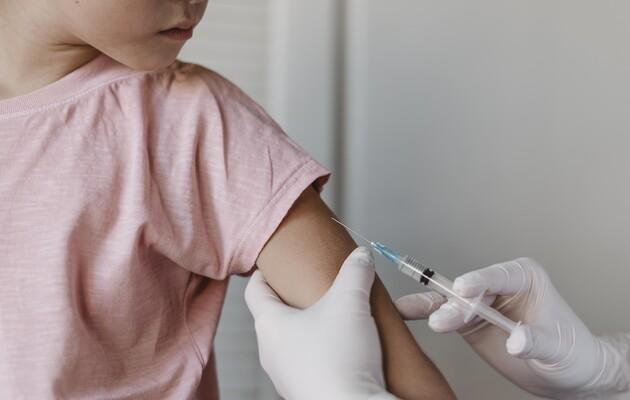 Кір і кашлюк повертаються: на Закарпатті закликають не ігнорувати щеплення