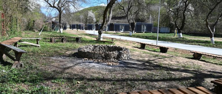 На Закарпатті відкрили модульне містечко для дітей із прифронтових територій