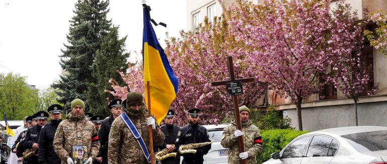 В Ужгороді попрощалися із захисником Віталієм Бичаком