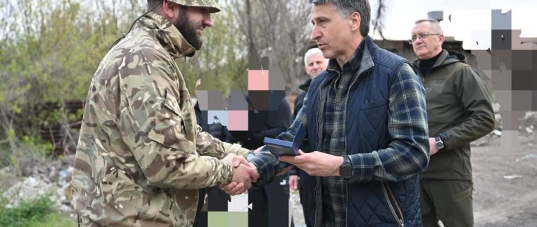 Напередодні Великодня військовим «Карпатської Січі» передали техніку та відзнаки