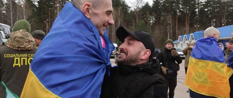 Напередодні Великодня з російської неволі повернулися 182 українці