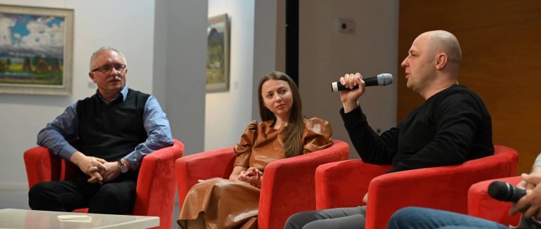 В Ужгороді обговорили роль публічного мистецтва: від хаосу до стратегії