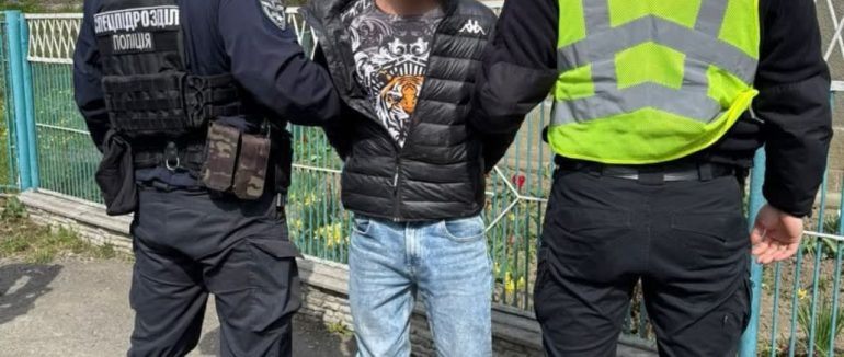 На Мукачівщині викрили 22-річного чоловіка за збут наркотиків