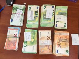На кордоні з Угорщиною митники виявили понад 52 тисячі євро незадекларованої валюти