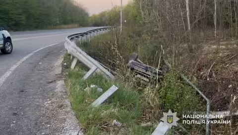 На обʼїзній Ужгорода 19-річний водій напідпитку вилетів у кювет