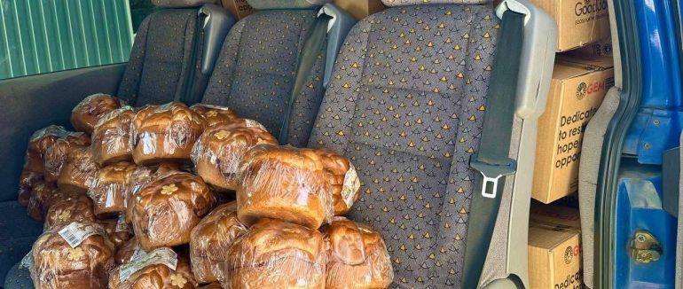 Пасхальні кошики турботи: у Буштинській громаді підтримують тих, хто цього найбільше потребує