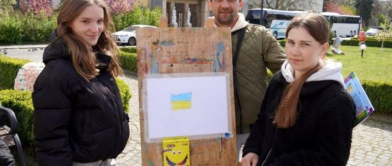 Головна площа Закарпаття стала великою творчою майстернею просто неба