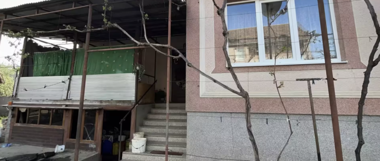 У Мукачеві батько врятував 54-річного сина з палаючого підвалу