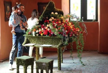 Квіткова казка у Чинадієві: згадуємо легендарний фестиваль «Кохання в Сент-Міклош»