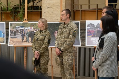 Разом заради повернення: В Ужгороді відкрилася фотовиставка про боротьбу за кожного українця
