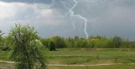 На Закарпаття насуваються грози та різке похолодання