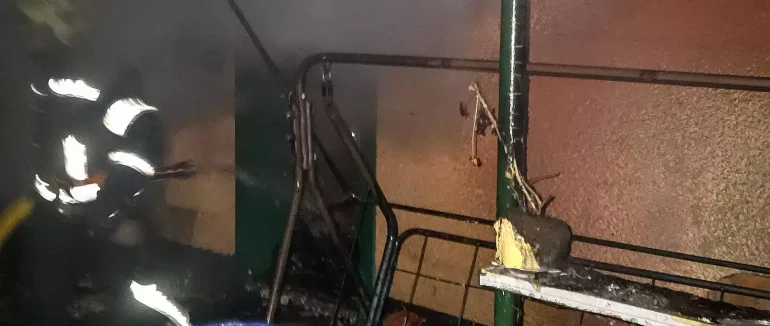 Вогнеборці не допустили поширення вогню на житловий будинок під час загорання літньої кухні на Тячівщині