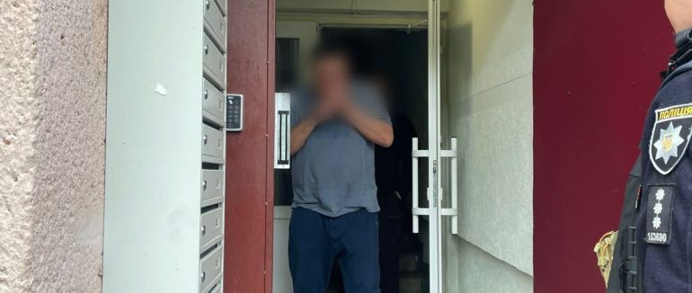 В Ужгороді поліція затримала пʼяного водія, який наїхав на пенсіонерку та втік з місця події