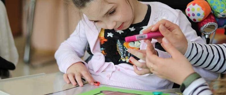 Соціальні послуги для родин із дітьми на Закарпатті: як перевірити доступність і що робити, якщо допомоги немає
