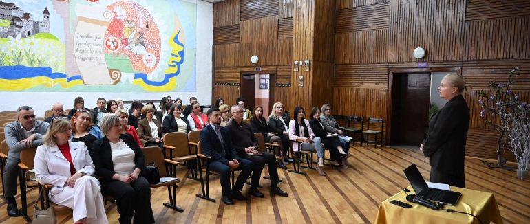 У Хусті обговорили розвиток соціальних послуг у громадах Закарпаття