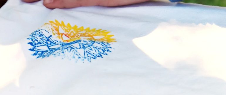 Теплий вітерець творчості: у скансені п’ятикласники створювали власні візерунки