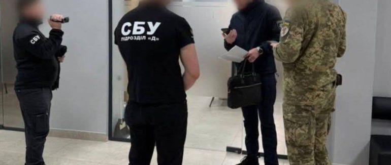 На Закарпатті викрили схему «продажу повісток» для уникнення перевірок на блокпостах – затримано двох чоловіків