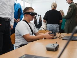 У Великолучківській школі нацгвардійці провели урок мужності з дронами та тактичною медициною