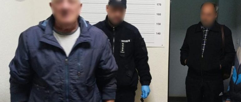 У Хусті судитимуть чоловіка, якого обвинувачують у смертельному ножовому пораненні знайомого