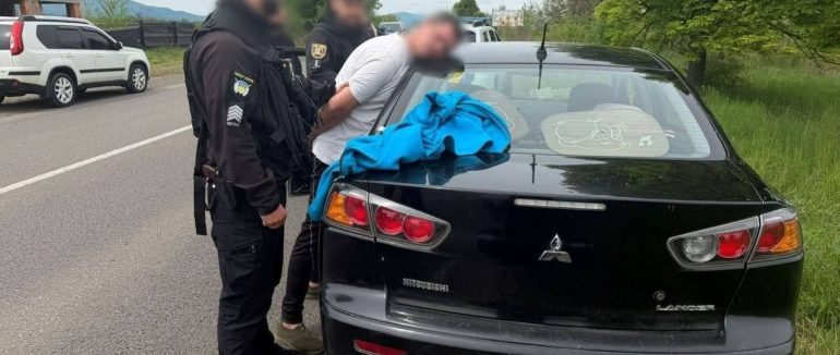 Сів та поїхав: у Тячеві оперативно розшукали нетверезого викрадача авто