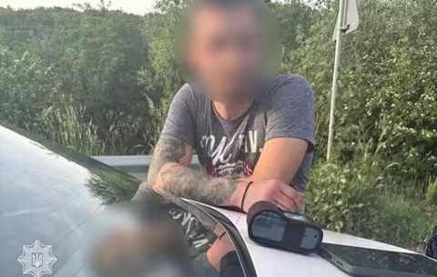У Мукачеві водій під наркотиками втік після ДТП: патрульні оперативно його знайшли