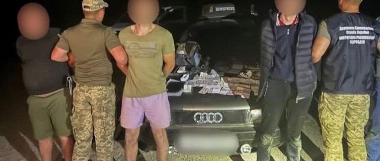 Затримувати переправника та двох його «клієнтів» прикордонникам довелося з пострілами