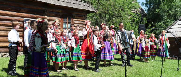 В Ужгороді відбувся перший фестиваль-конкурс культурного розмаїття «Шовкова косиця»