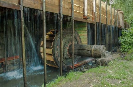 Єдина в Європі: як на Закарпатті працює 200-річна водяна кузня, що підкорила стихію