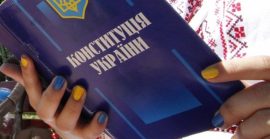 Зеленський привітав українців із Днем Конституції: «Суверенної, самостійної, демократичної, правової, європейської, мирної, незалежної»