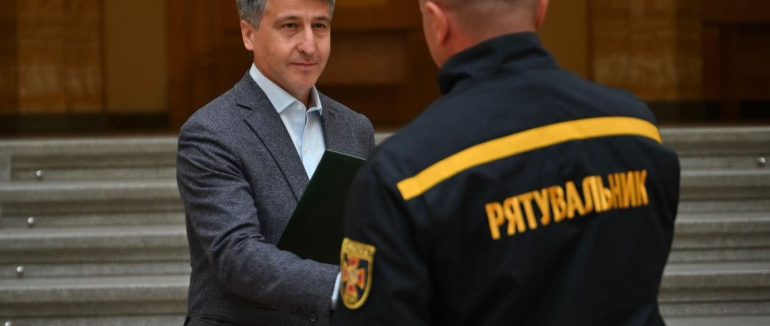 У Закарпатській ОВА відзначили учасників ліквідації масштабної лісової пожежі на Мукачівщині