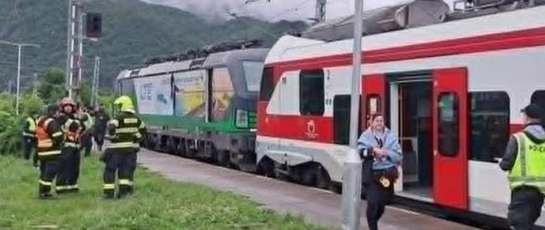 У Словаччині пасажирський потяг зіткнувся з локомотивом: є загиблі та постраждалі