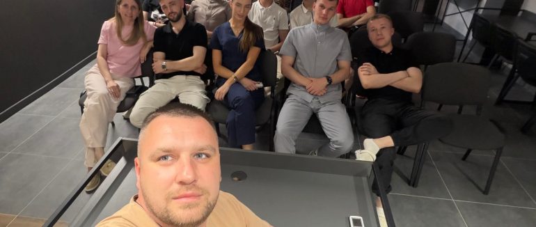 Олег Орос та його клініки серед перших у програмі безоплатного зуболікування – відзначено НСЗУ