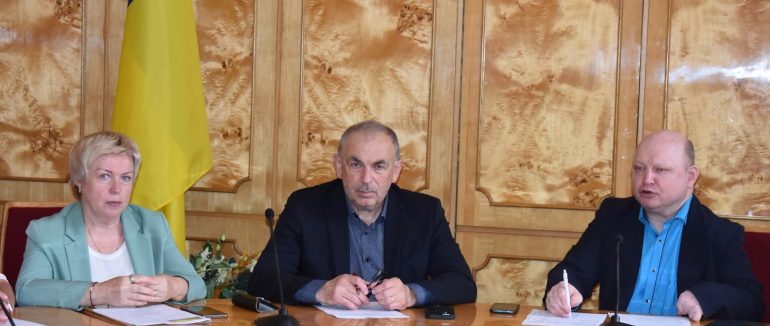 В Ужгороді обговорили нові підходи до підтримки ветеранів та людей з інвалідністю