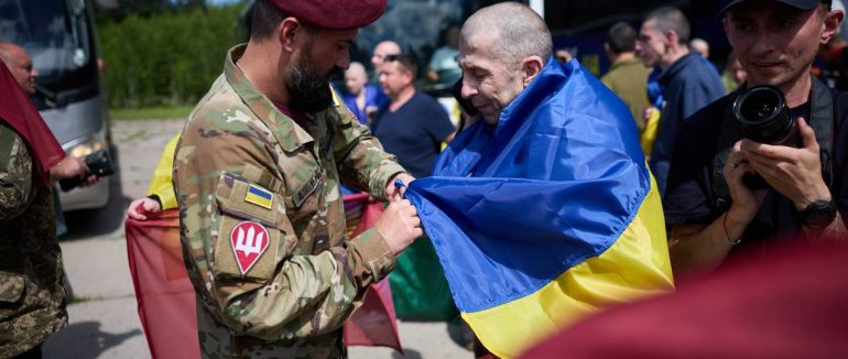 160 українських захисників повернулися додому: відбувся черговий обмін полоненими