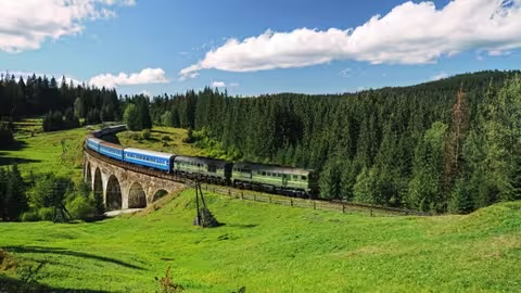 Укрзалізниця повідомила про значні затримки поїздів у напрямку Закарпаття