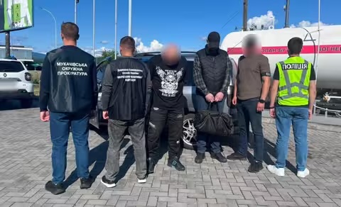 На Закарпатті затримали чинного та колишнього прикордонників за переправлення ухилянтів через кордон