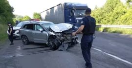 На Мукачівщині зіткнулися два легковика: одна з автівок злетіла у кювет