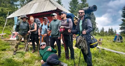 Під Говерлою стартував ветеранський кемп: учасники облаштували табір біля екопункту