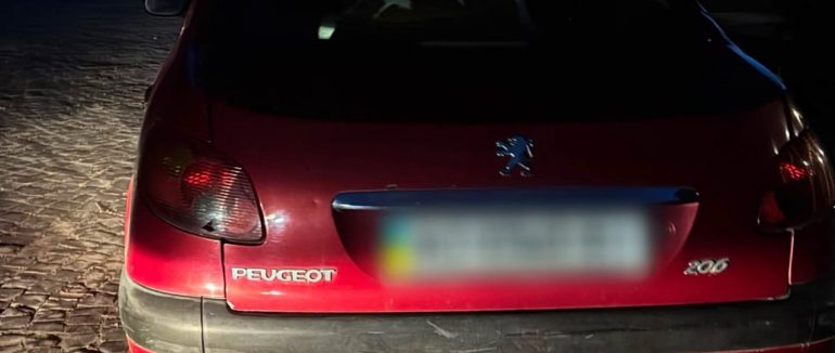Понад 3 проміле в крові: в Ужгороді патрульні зупинили нетверезого водія без документів