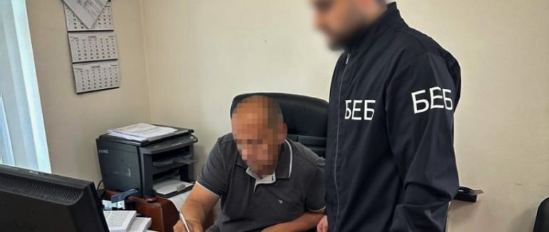 На Закарпатті судитимуть посадовця, якого обвинувачують у незаконному відчуженні комунальної землі на понад 9 млн грн
