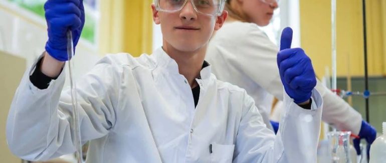 Закарпатський школяр здобув «золото» на Міжнародній хімічній олімпіаді в Узбекистані