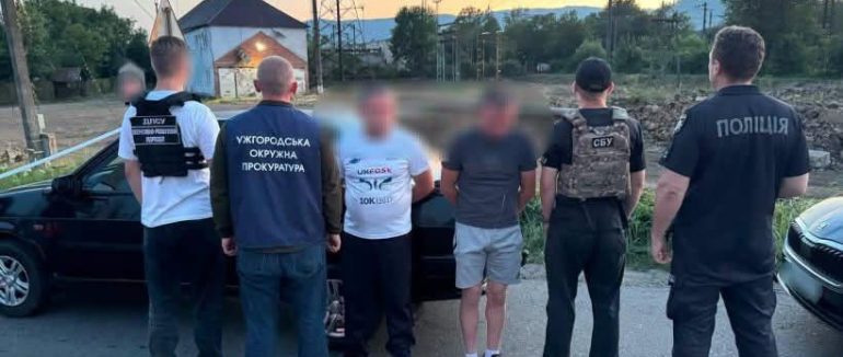 На Закарпатті затримали чоловіка, який за $12 тисяч переправляв військовозобов’язаних за кордон