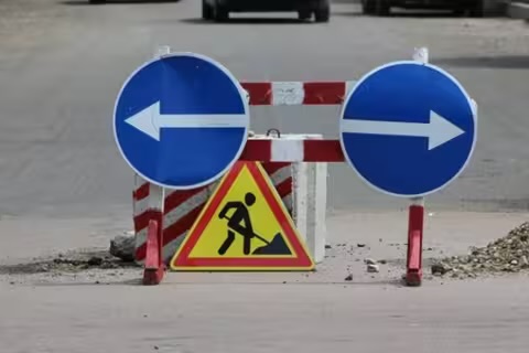 В Ужгороді змінять схему руху транспорту через ремонт вулиці Карпатської України