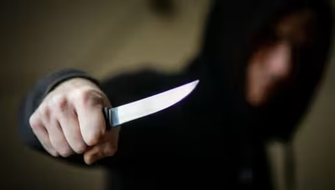Поліція з’ясовує обставини ножового поранення 80-річної жінки на Мукачівщині