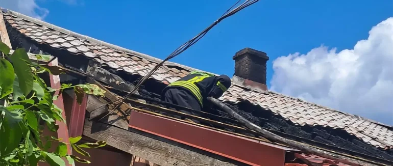 На Ужгородщині вогнеборці ліквідували пожежу в житловому будинку