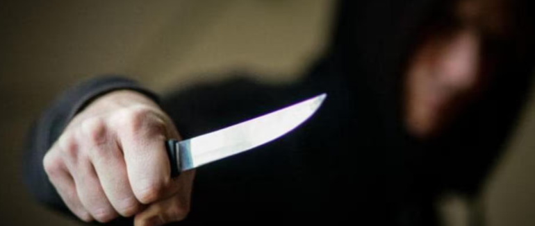 В Ужгороді 64-річну жінку госпіталізували з проникаючим ножовим пораненням