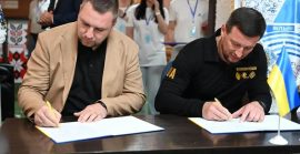 В Ужгороді відкрили гуманітарний центр «Вільні разом»: Олег Орос долучився до підтримки переселенців із Херсонщини